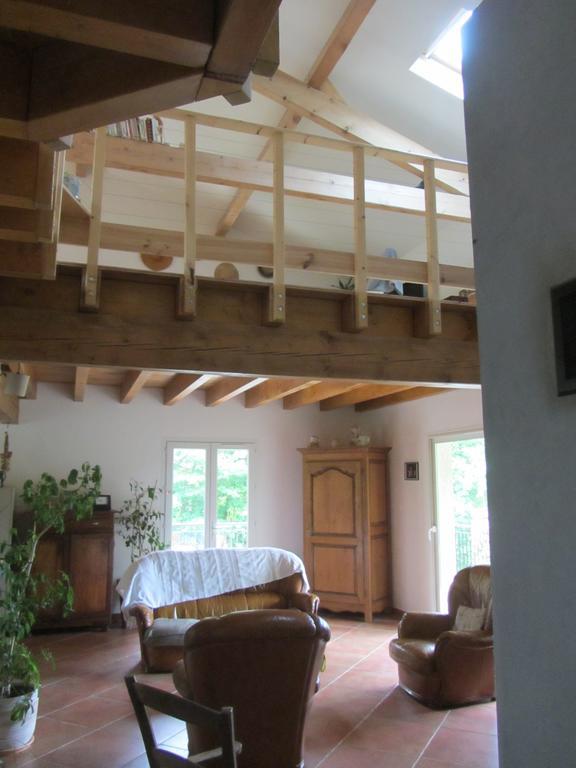 Bed and Breakfast Les Cimes Saint-Pierre-de-Riviere Екстер'єр фото